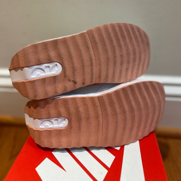 Nike Air Max Dawn - Picture 5 of 8